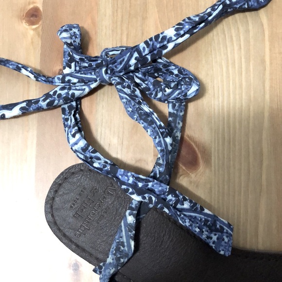 Brown leather flats - Picture 2 of 2